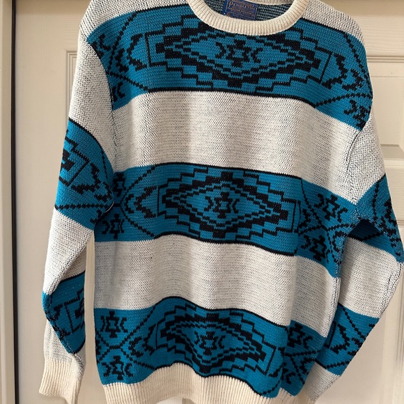 Pendleton Other - Patterned Blue and White Sweater